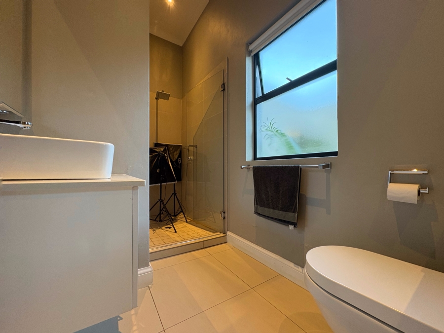 5 Bedroom Property for Sale in The Coves North West